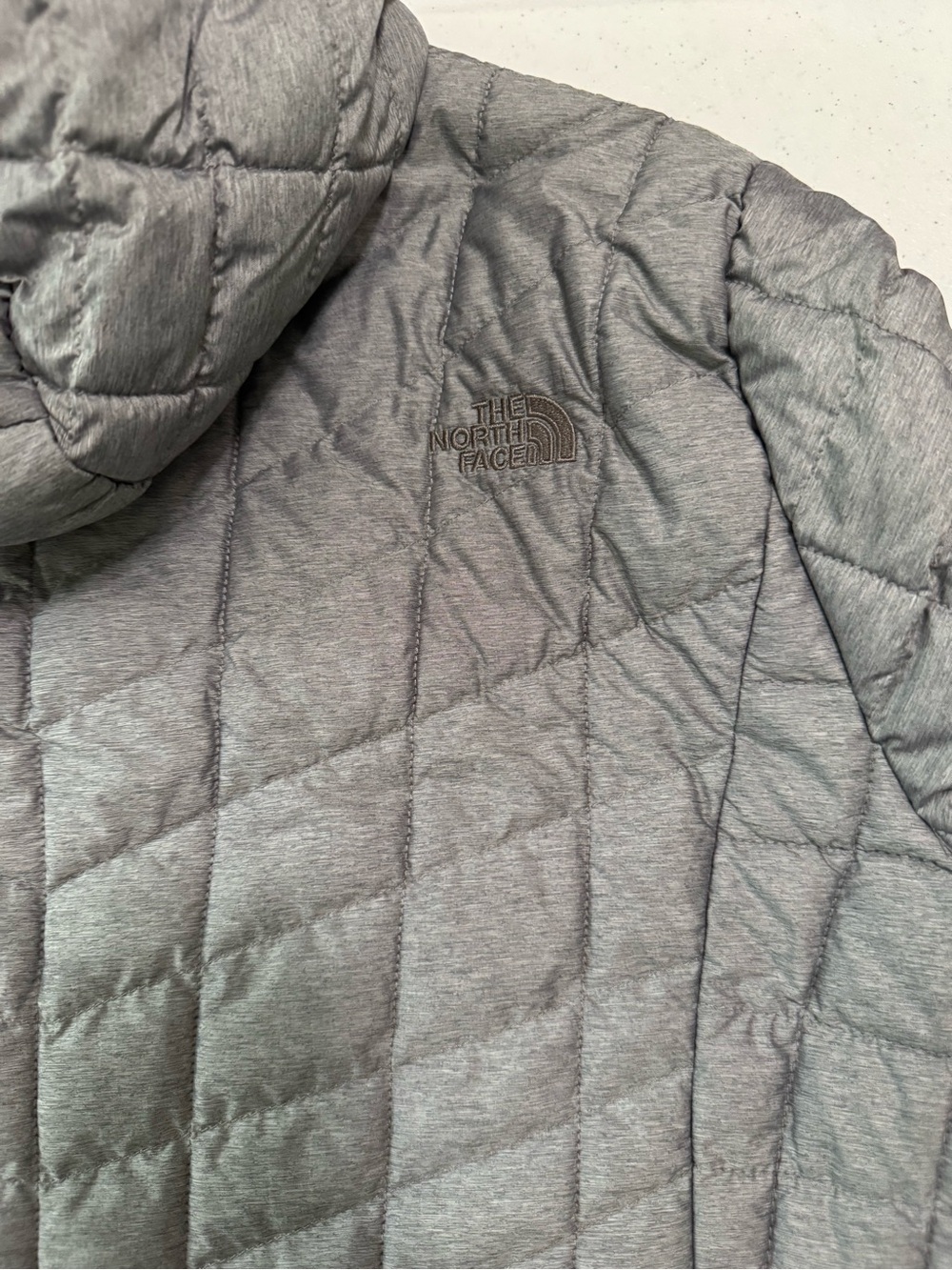 The North Face Thermoball Hooded Parka Gray Large - Picture 8 of 16